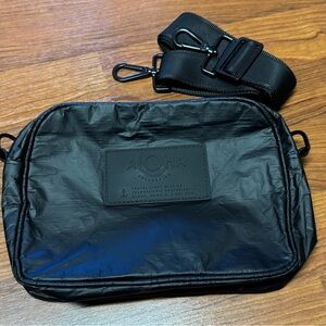 ALOHA COLLECTION LE TOUR MONOCHROME CROSSBODY